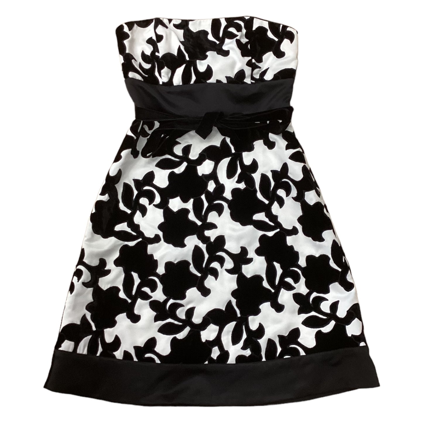 Dress Casual Short By White House Black Market Size: 2