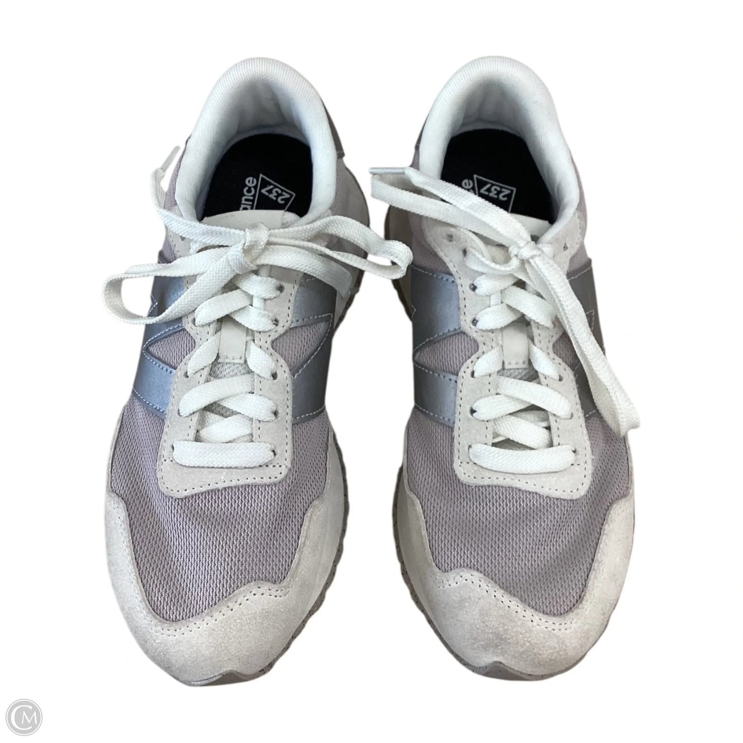 Shoes Athletic By New Balance In Grey & White, Size: 7.5
