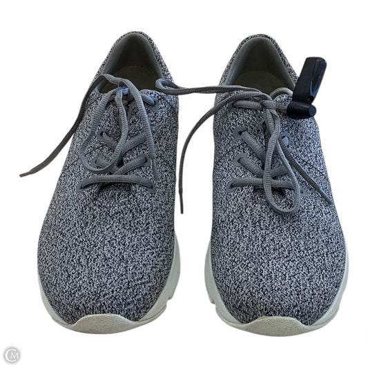 Shoes Sneakers By Vince In Grey & White, Size: 9