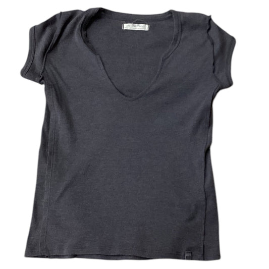 Top Short Sleeve By We The Free In Grey, Size: Xs