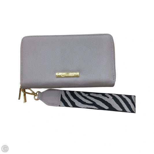 Clutch By Clothes Mentor, Size: Large