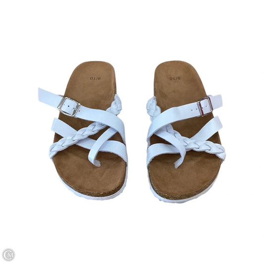 Sandals Flip Flops By Clothes Mentor In White, Size: 9.5