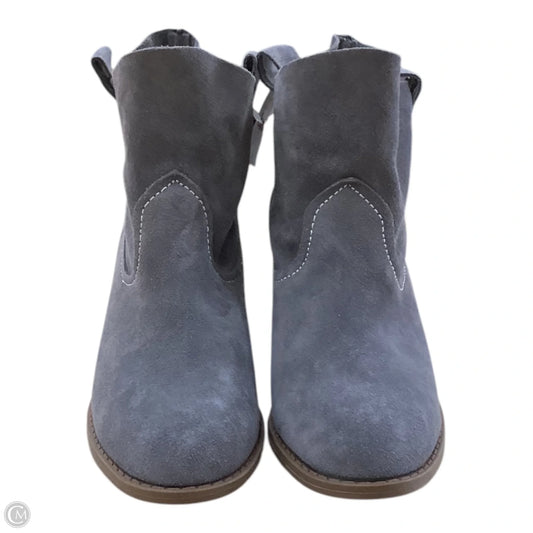 Boots Ankle Heels By Carlos By Carlos Santana In Grey, Size: 9