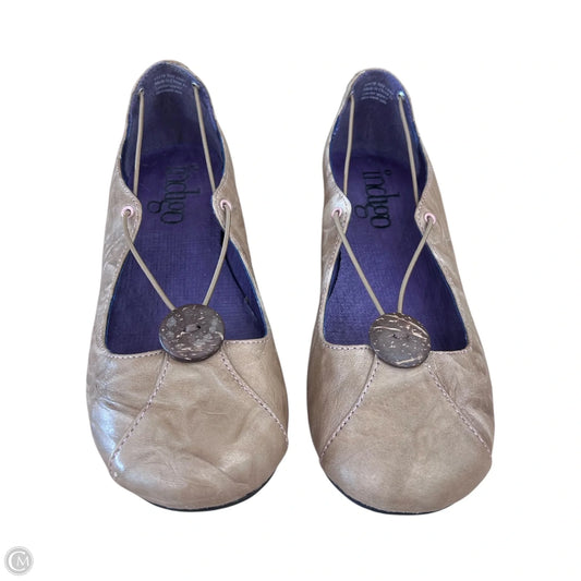Shoes Flats By Indigo In Tan, Size: 7.5