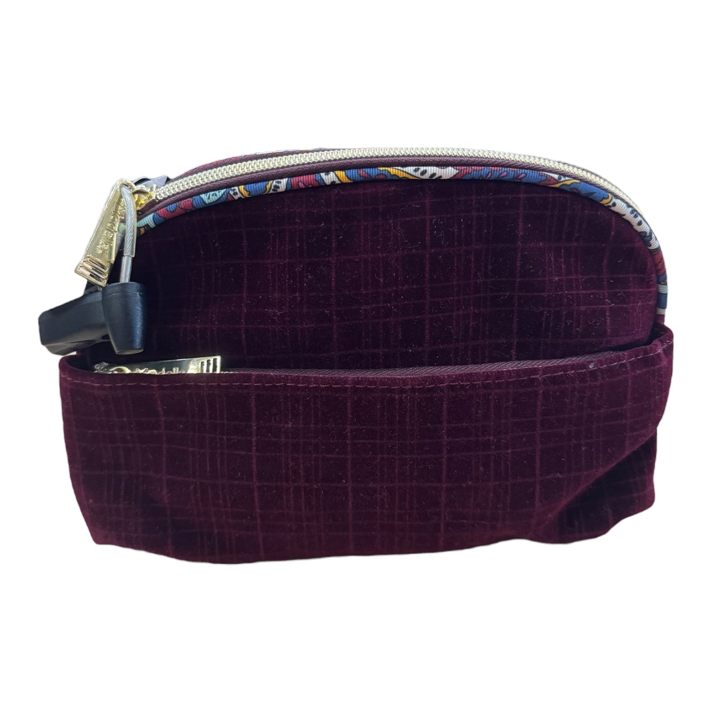 Makeup Bag By Clothes Mentor In Maroon, Size:Medium
