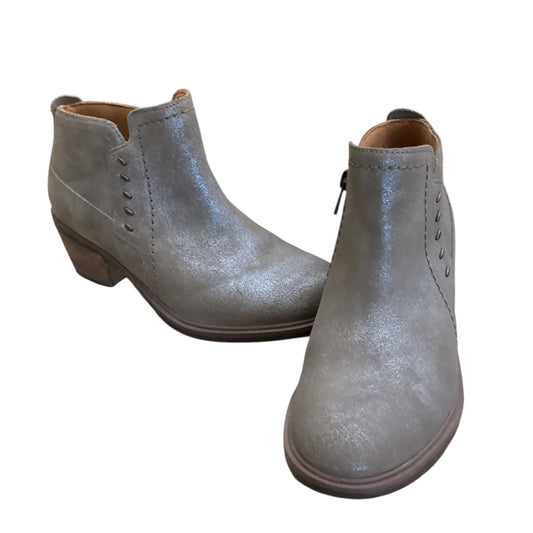 Boots Ankle Heels By Clarks In Grey & Silver, Size:7.5