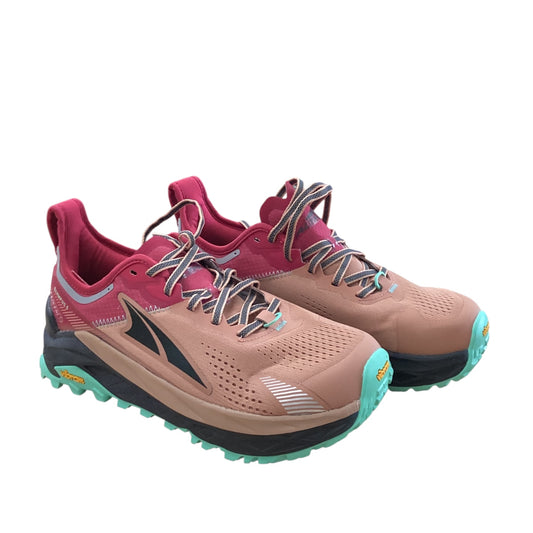 Shoes Athletic By Clothes Mentor In Red & Tan, Size:9.5