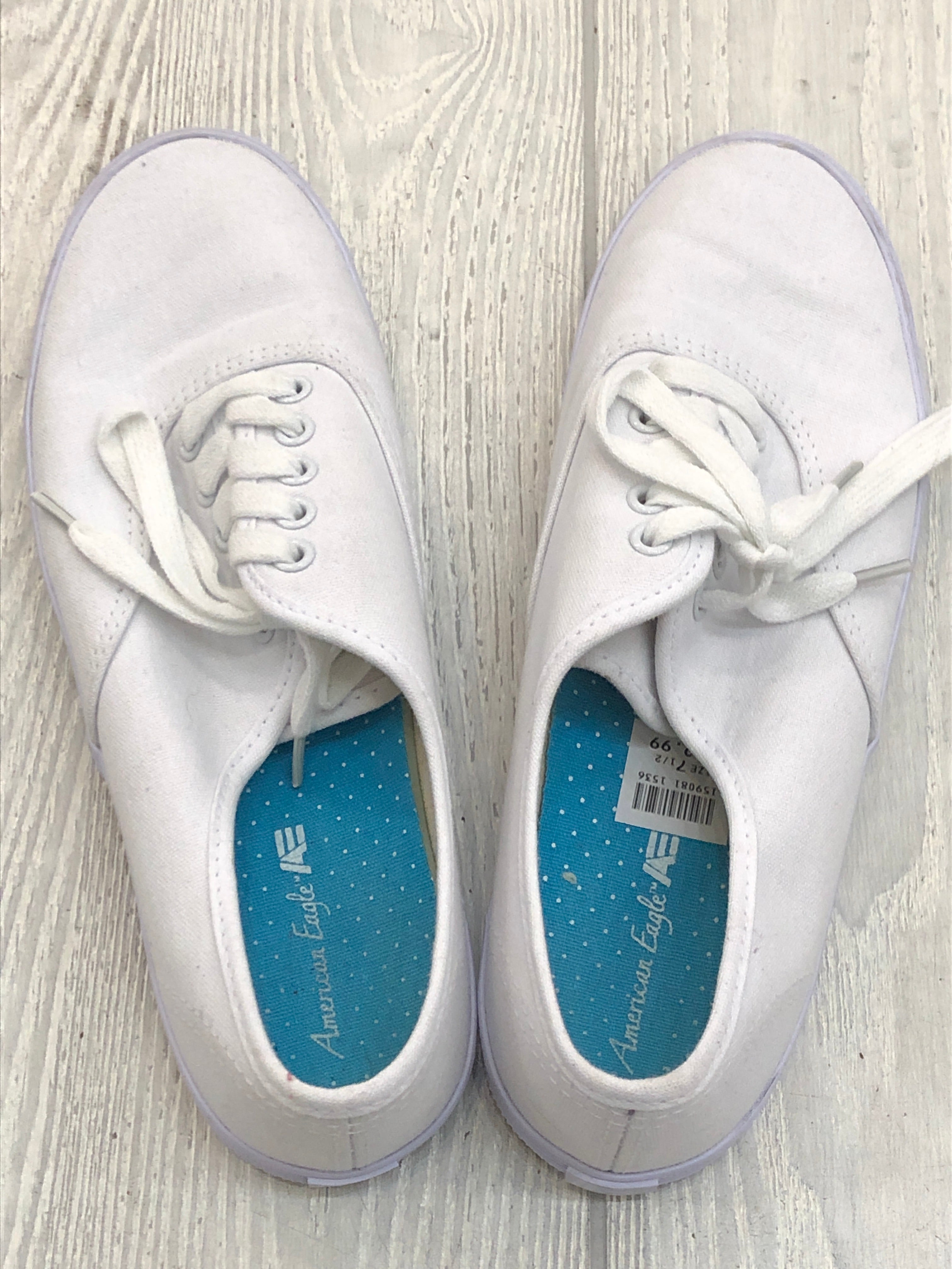 American eagle 2025 white canvas shoes